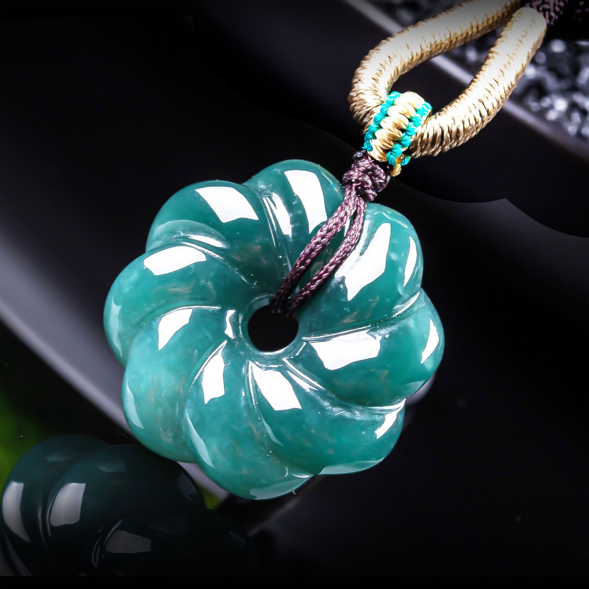 Jewelry & Watches Sp Z Oo Ul Frezerów 3 - 천연 버마산 비취 꽃 모양 펜던트