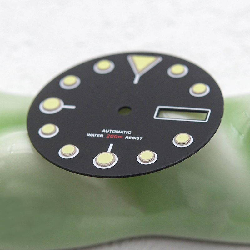 28.5mm 다이얼 NH35 시계 발광 날짜 표시판 자 - Seiko Watch 5 Sports 리뷰 및 가격